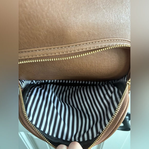 Miztique Brown Faux Leather Laptop Bag/Backpack - Picture 6 of 8